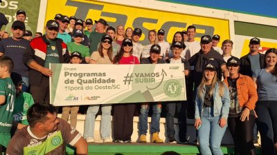 NOITE DE JOGOS: Cooperados integram a torcida da Chapecoense