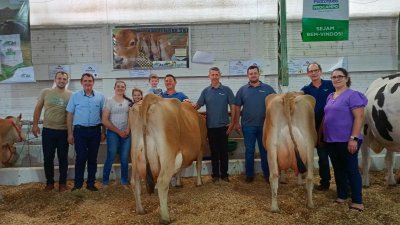 Família Weis, categoria de Vaca Jersey Jovem 1º e 2º lugar, e categoria Vaca Jersey Adulta 1º lugar
<br/>