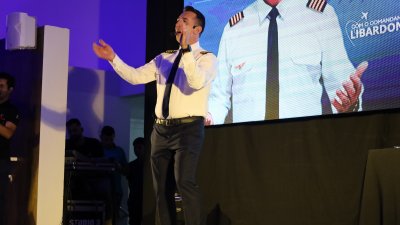 Palestrante Sandro Lobardoni, trouxe ao público a palestra Decola Vendas