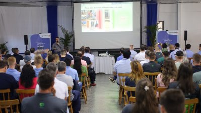 Gustavo Simão, gerente de Serviços Veterinários da Agroceres PIC apresentou a palestra sobre Biossegurança Aplicada