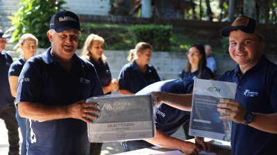 Entrega do Manual de Boas Práticas Agropecuárias na Bovinocultura de leite
