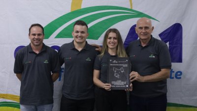 Até 800 matrizes, 1° lugar Marciele Ana Brand, supervisionado pelo técnico Demair Grooders
<br/>