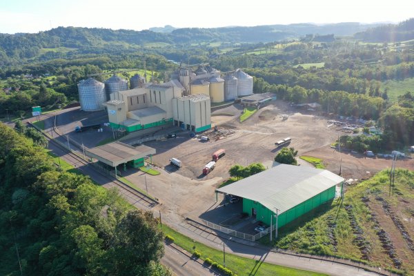 Armaz&eacute;m e F&aacute;brica de Ra&ccedil;&otilde;es - Monda&iacute;