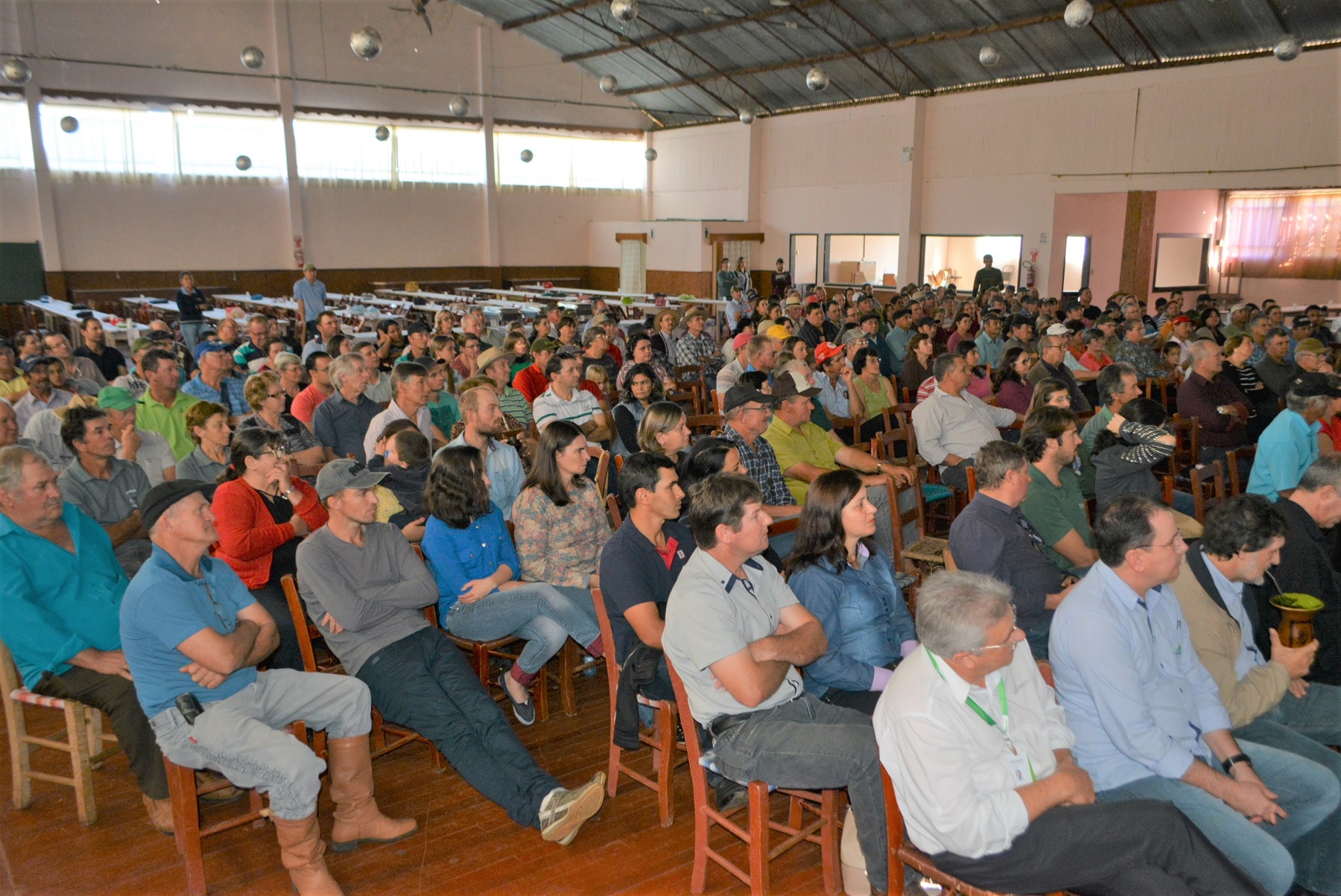 REUNIÕES DE AVALIAÇÃO 2017: Nesta quarta, cooperados de Erval Seco, RS, receberam Direção da Cooper A1