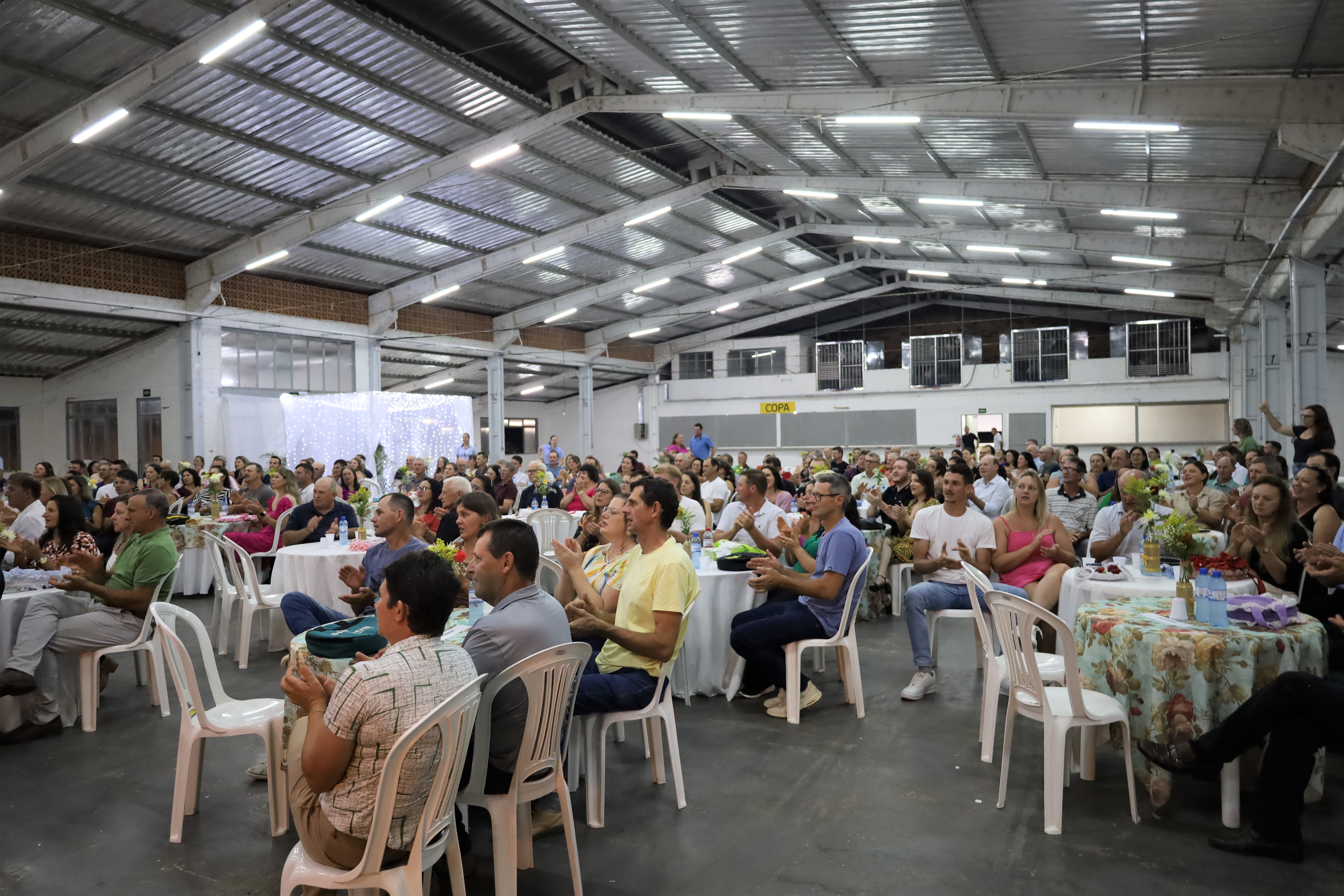 ENCERRAMENTO CASAIS COOPERATIVISTAS: Uma noite para reforçar laços 